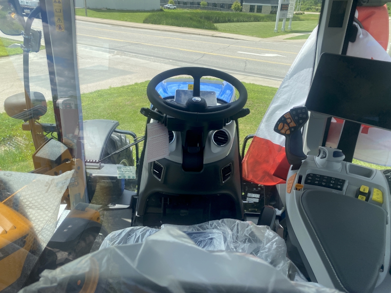 2025 New Holland T7.260 PLMI Tractor