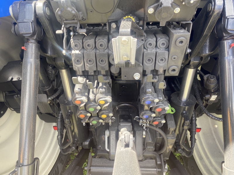 2025 New Holland T7.260 PLMI Tractor