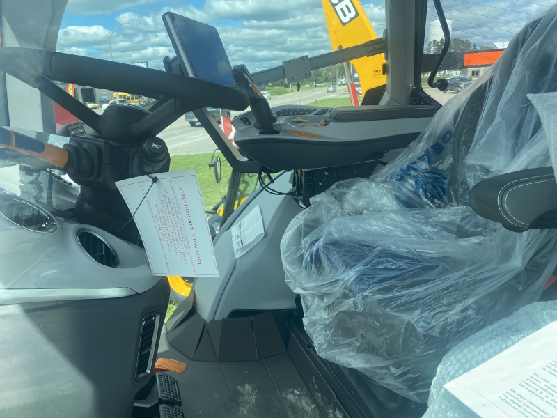 2025 New Holland T7.260 PLMI Tractor