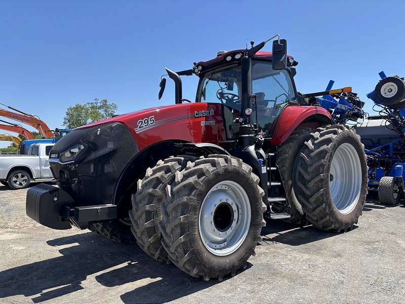 2026 Case IH MAGNUM 295 Tractor