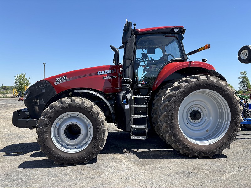 2026 Case IH MAGNUM 295 Tractor