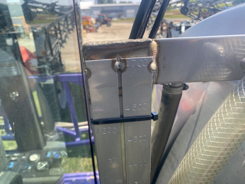 2001 RoGator 1254 Sprayer/High Clearance