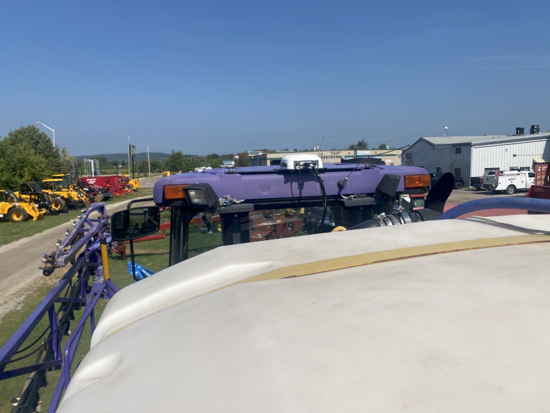 2001 RoGator 1254 Sprayer/High Clearance