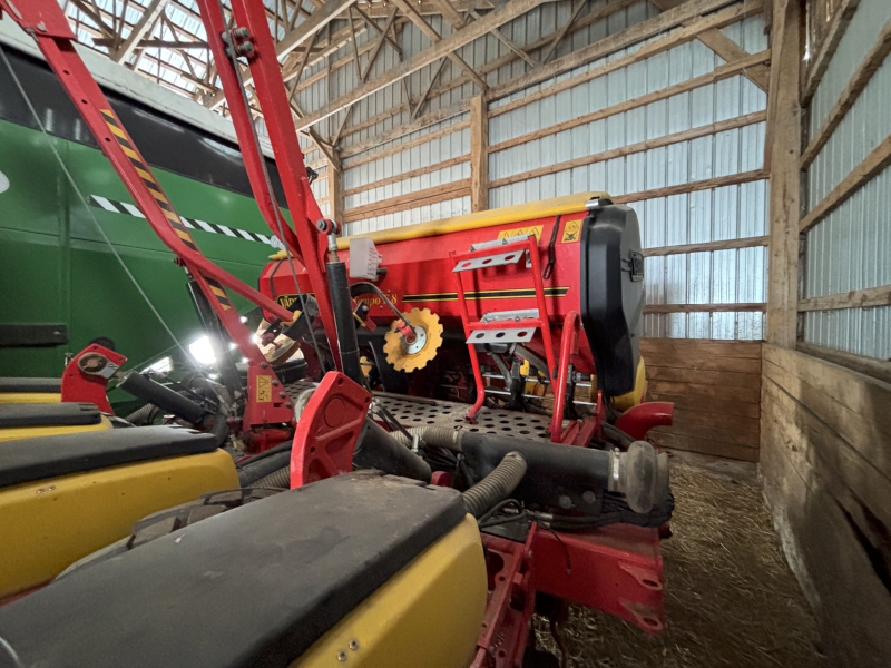 2021 Vaderstad TEMPO 8 Planter