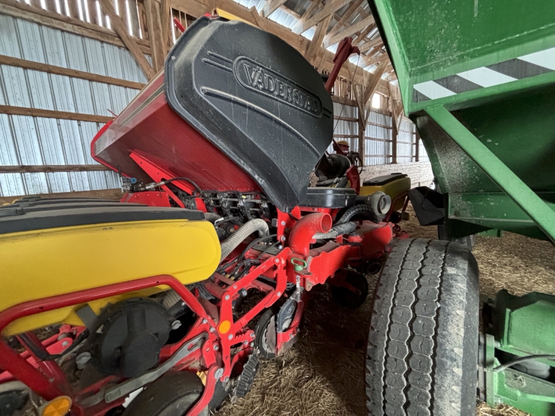 2021 Vaderstad TEMPO 8 Planter