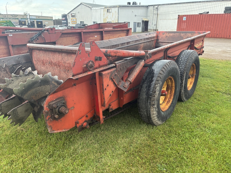 1984 New Holland 679 Manure Spreader