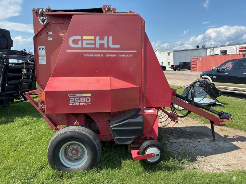 2003 Gehl 2580 Baler/Round
