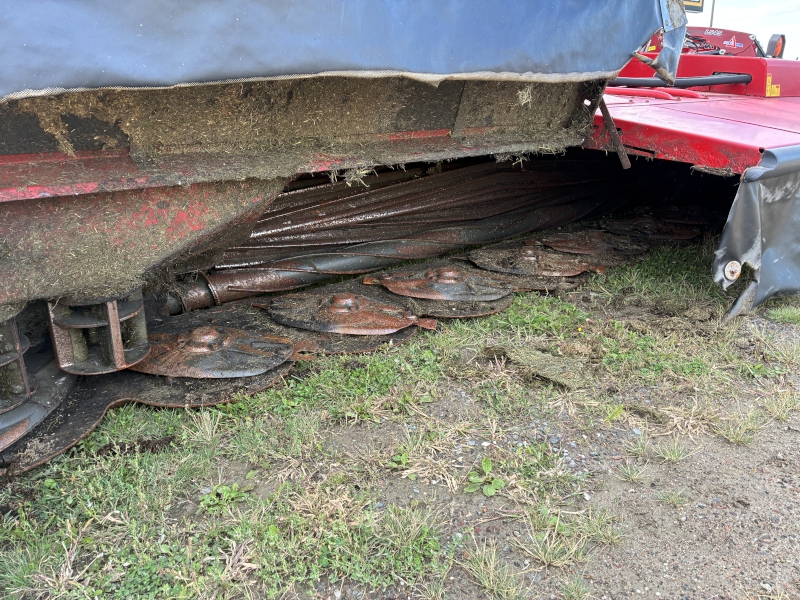 2014 Massey Ferguson WR9760 Windrower