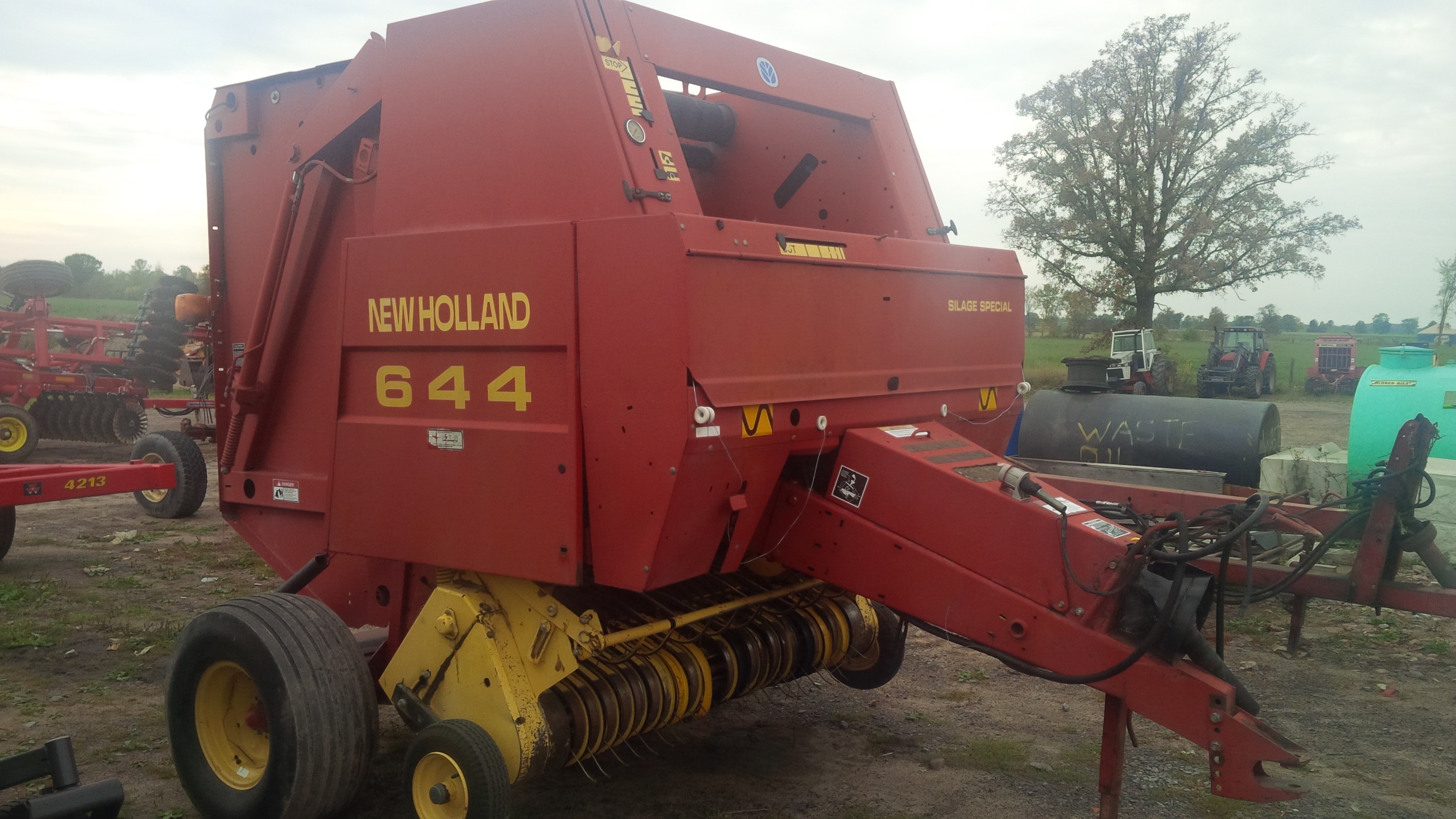 1998-new-holland-644-baler-round-for-sale-in-pembroke-on-ironsearch