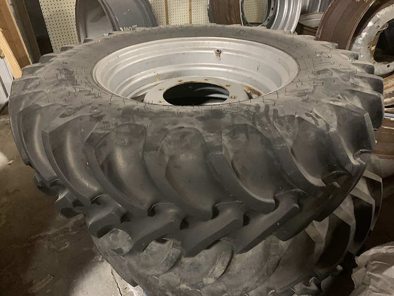 2020 Firestone 380/85R30 Tires