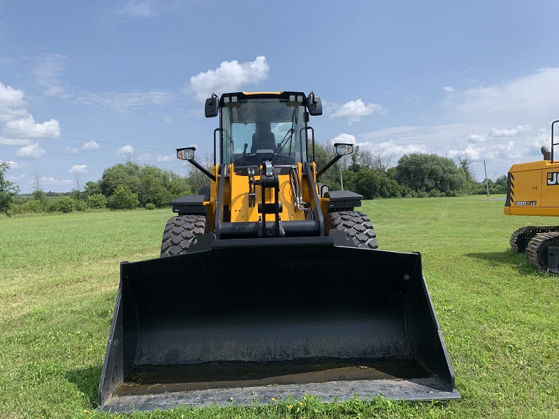 2023 JCB 427ZX T4F Wheel Loader