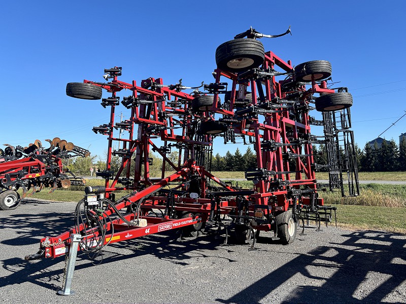 2025 Salford 700-44 Field Cultivator