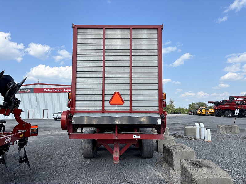 2014 H&S SD7+4 Forage Box