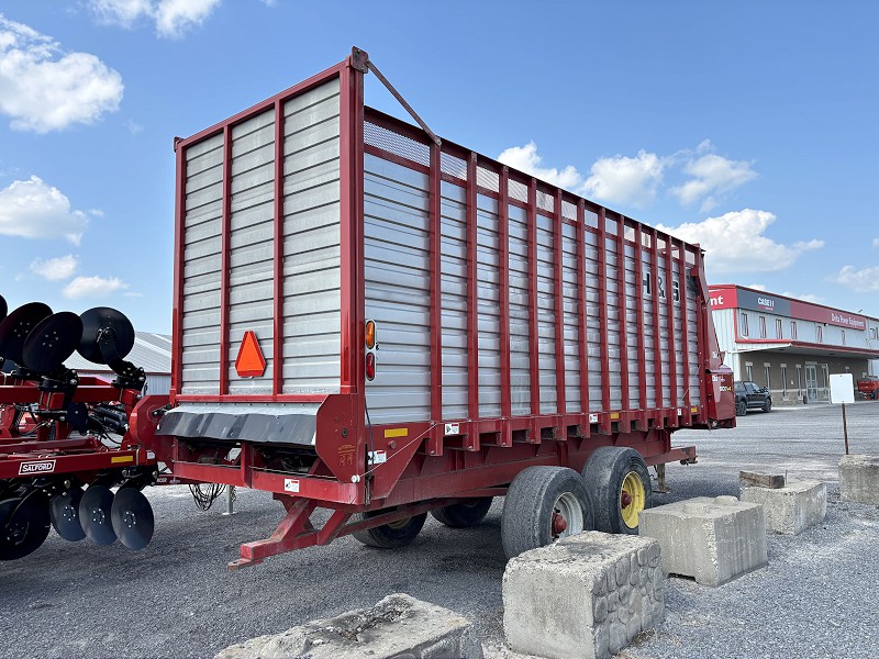 2014 H&S SD7+4 Forage Box