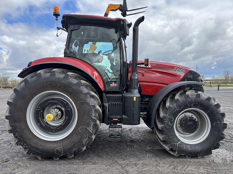 2026 Case IH PUMA 220 Tractor