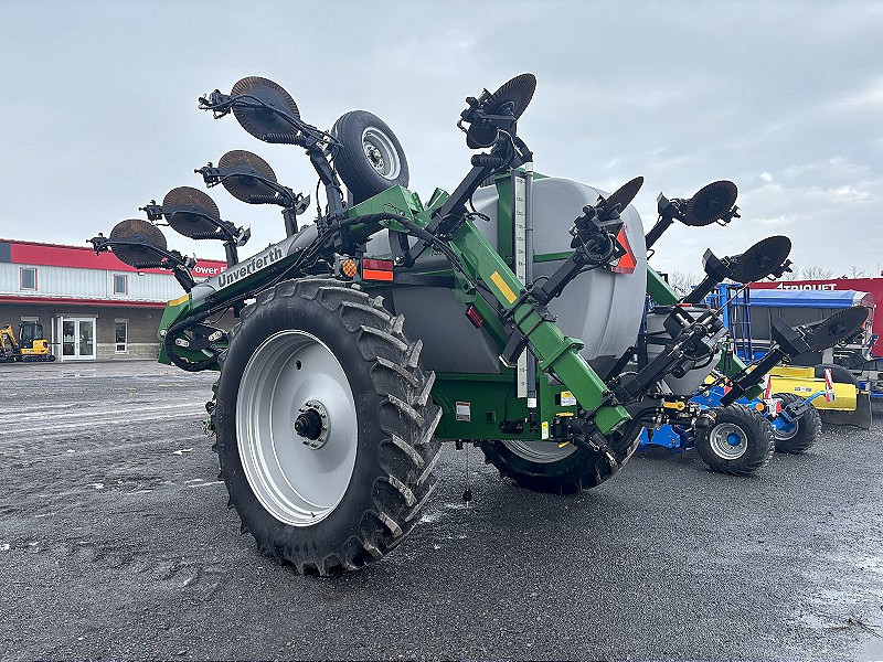 2023 Unverferth 1400 Applicator