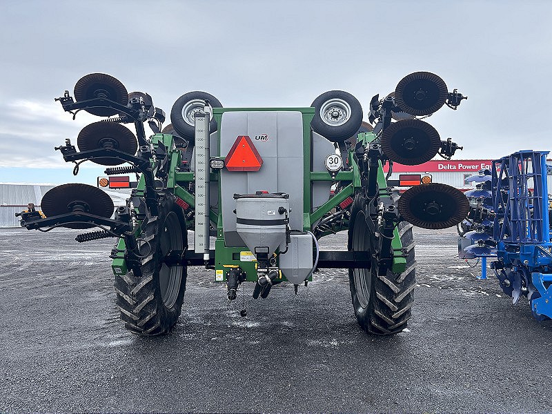 2023 Unverferth 1400 Applicator