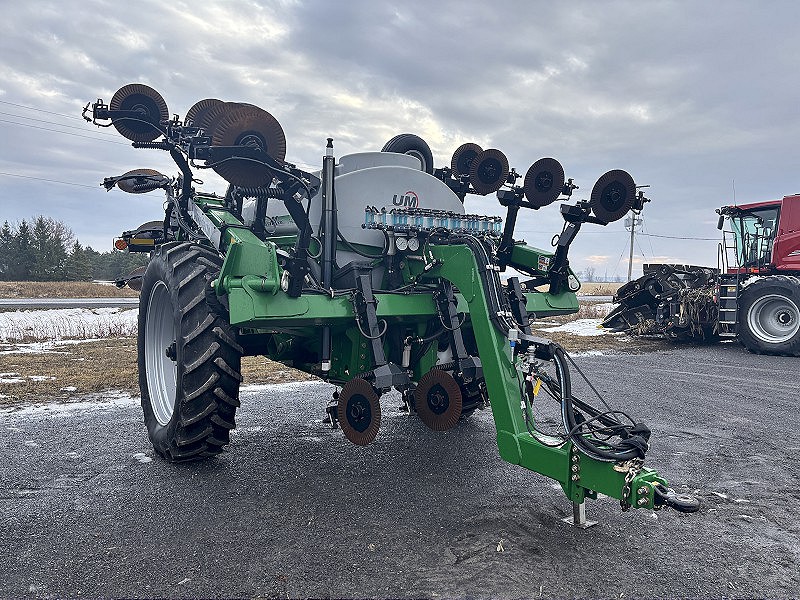 2023 Unverferth 1400 Applicator