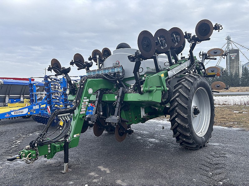 2023 Unverferth 1400 Applicator