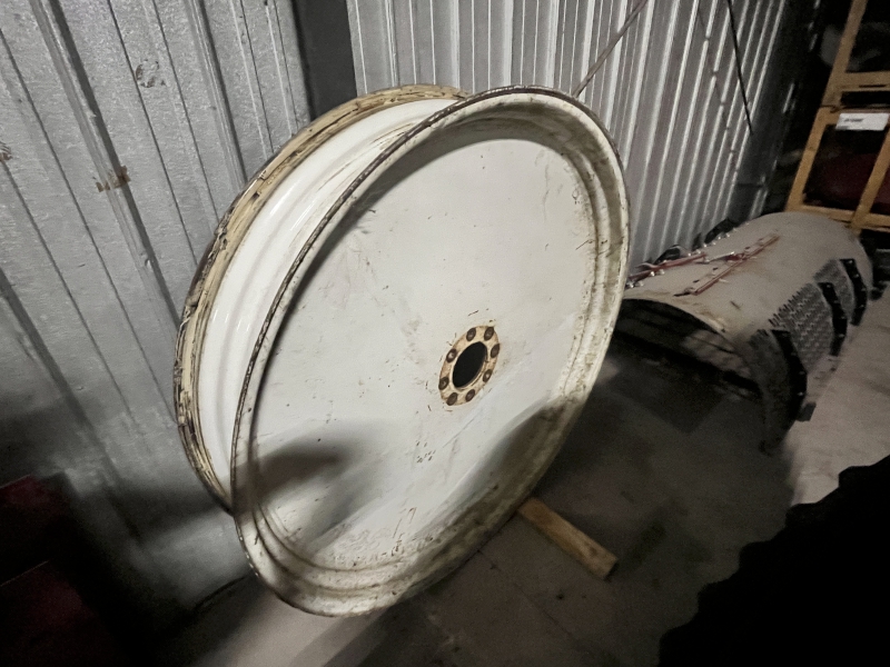 2006 Titan 320/90R50 Tires