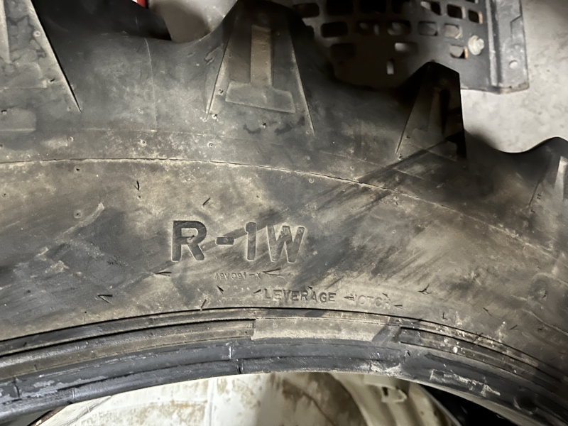 2006 Titan 320/90R50 Tires