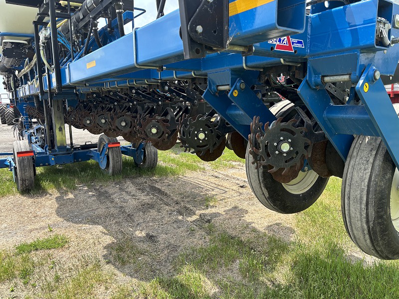 2014 Kinze 3600ASD Planter