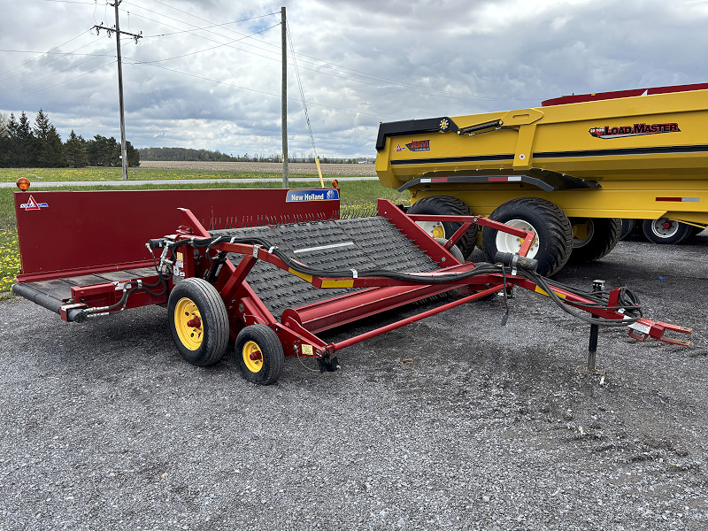 2012 New Holland H5410 Windrow Merger