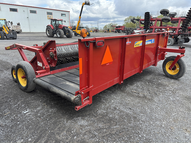 2012 New Holland H5410 Windrow Merger