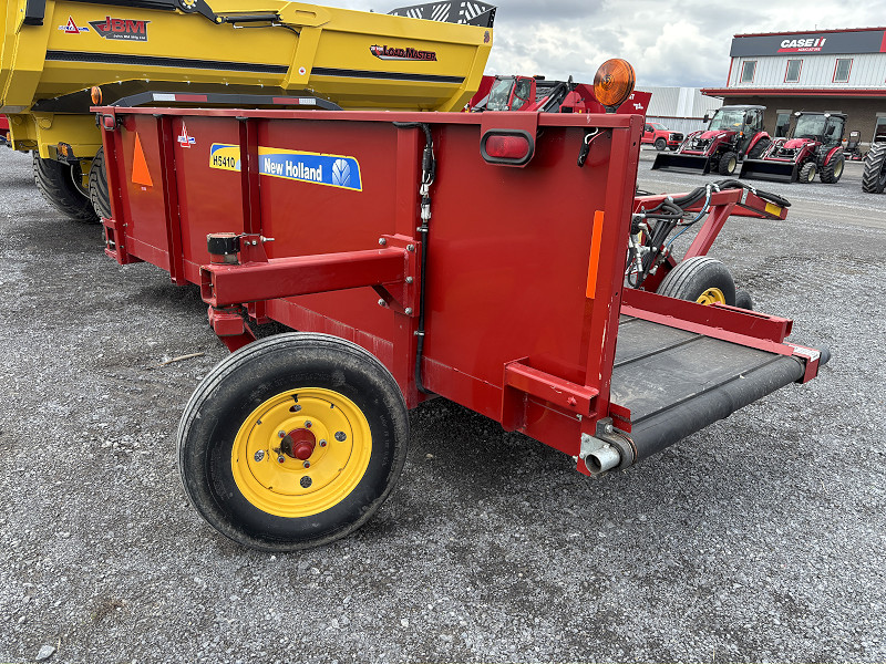 2012 New Holland H5410 Windrow Merger