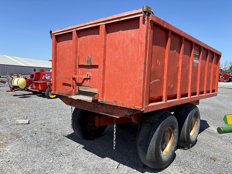 1985 Demco CORN KING Grain Cart