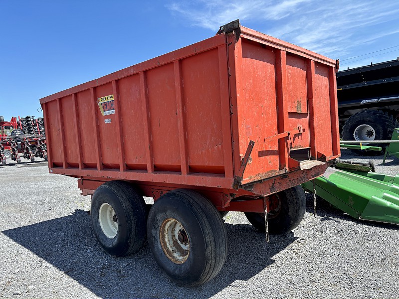 1985 Demco CORN KING Grain Cart
