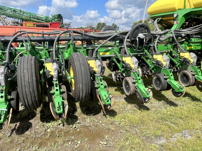 2009 John Deere 1770NT Planter