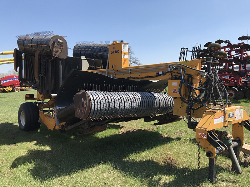 2014 Oxbo 330 Windrow Merger