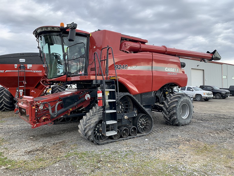 2017 Case IH 9240 Combine