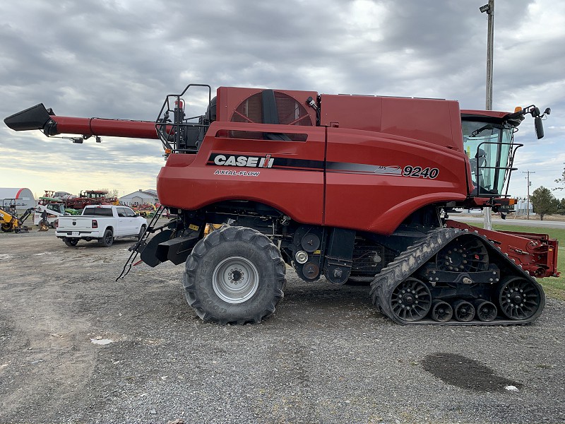 2017 Case IH 9240 Combine