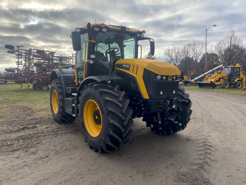 2025 JCB 4220 Tractor