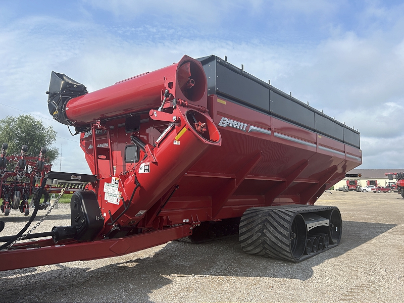 2025 Brent 2098 Grain Cart