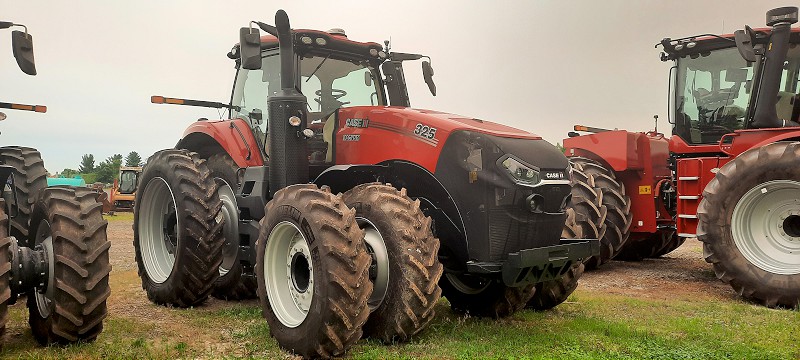 2026 Case IH MAGNUM 325 Tractor