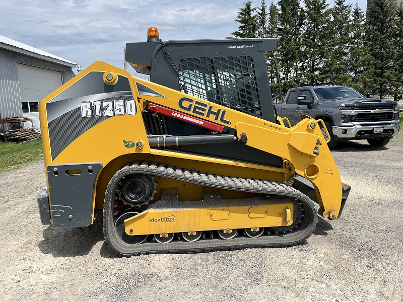 2015 Gehl RT250 Compact Track Loader