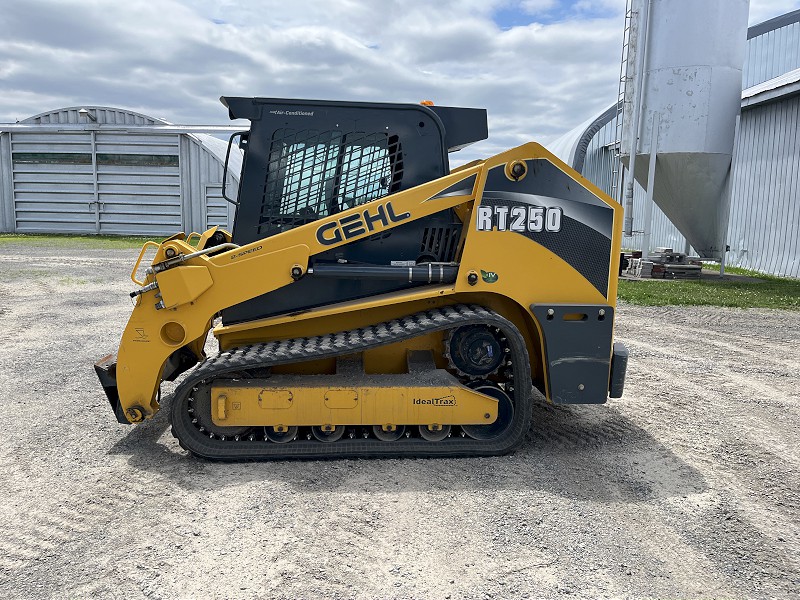 2015 Gehl RT250 Compact Track Loader