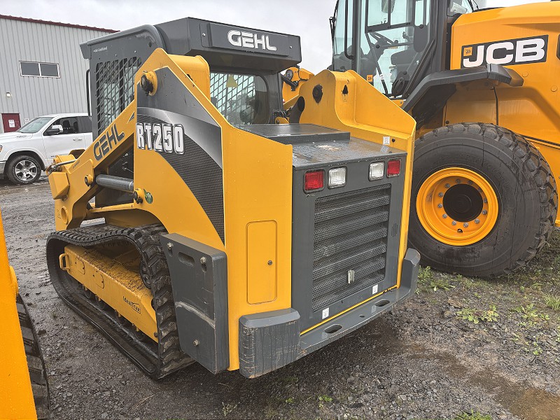 2015 Gehl RT250 Compact Track Loader