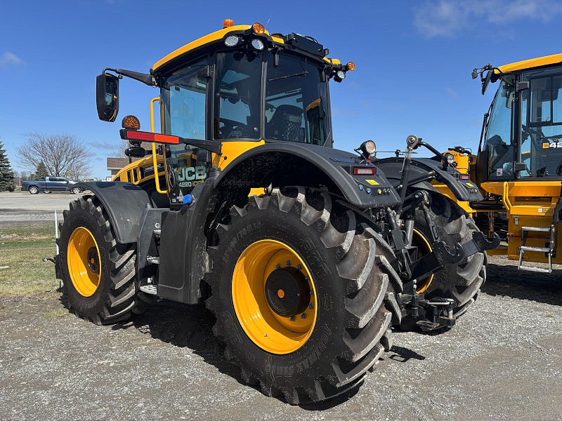 2026 JCB 4220 Tractor