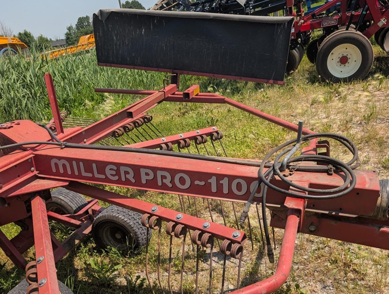 2017 Miller Pro 1100 Rake