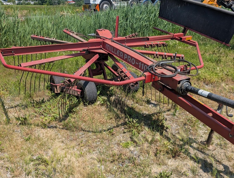 2017 Miller Pro 1100 Rake