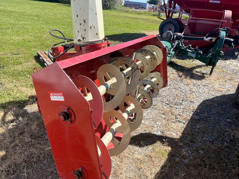 2002 Farm King Y960Q Snow Blower