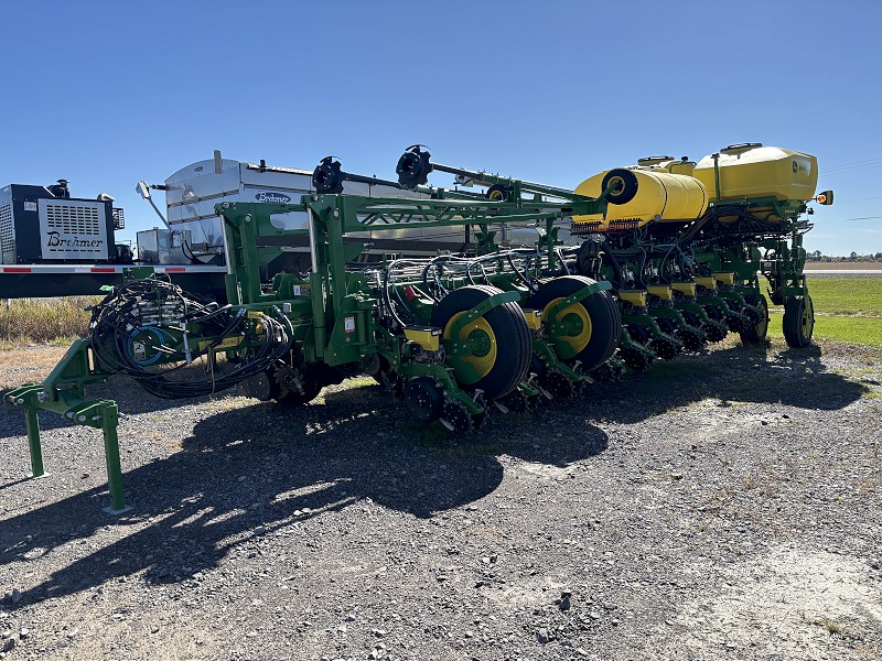 2025 John Deere 1775NT Planter