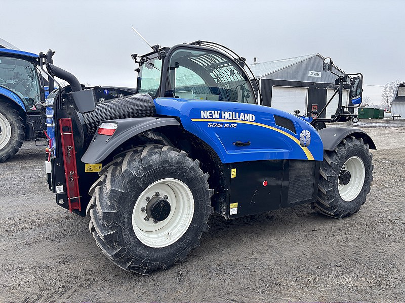 2024 New Holland TH7.42 ELITE TeleHandler