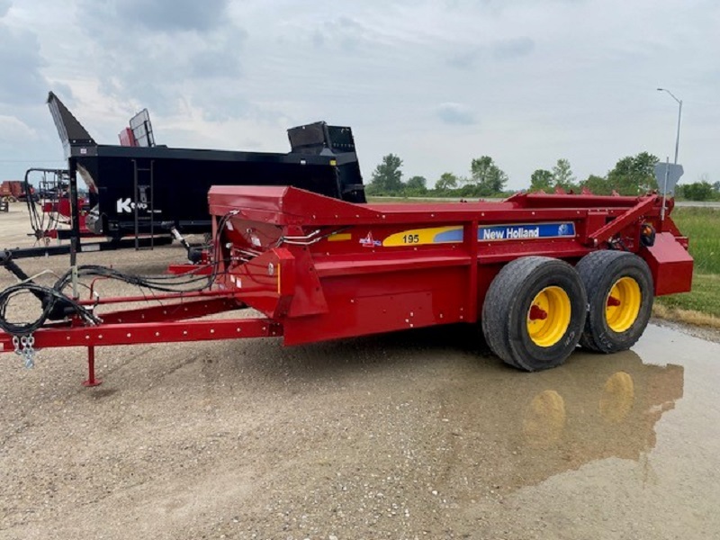 2023 New Holland 195HBS Manure Spreader