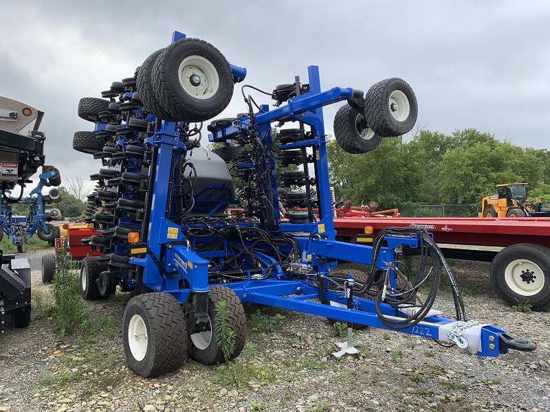 2023 New Holland P2185 30' Air Drill