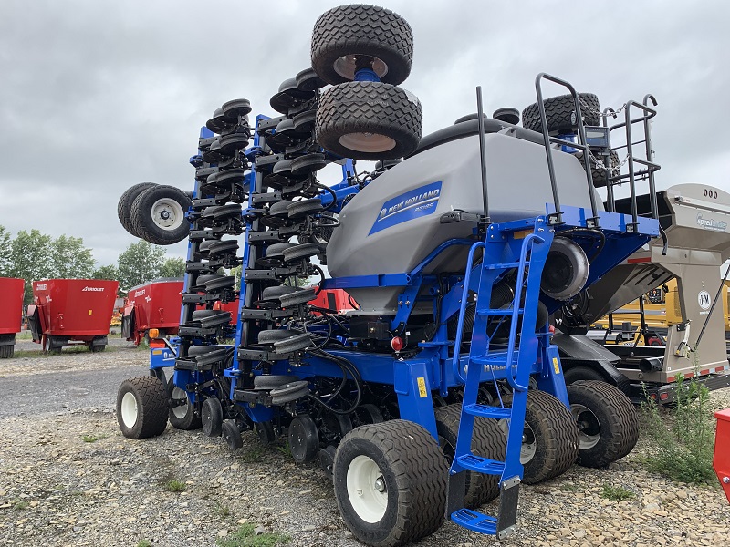 2023 New Holland P2185 30' Air Drill